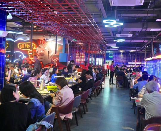 為什么擁有無煙燒烤設備的燒烤店比路邊燒烤攤生意好做?